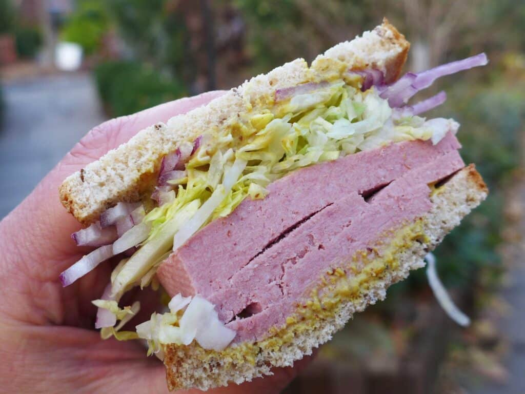 Liverwurst sandwich