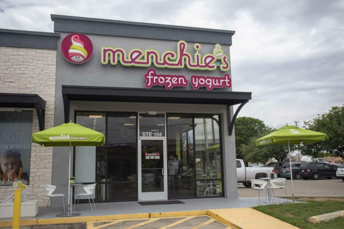 Menchie's Frozen Yogurt Restaurant