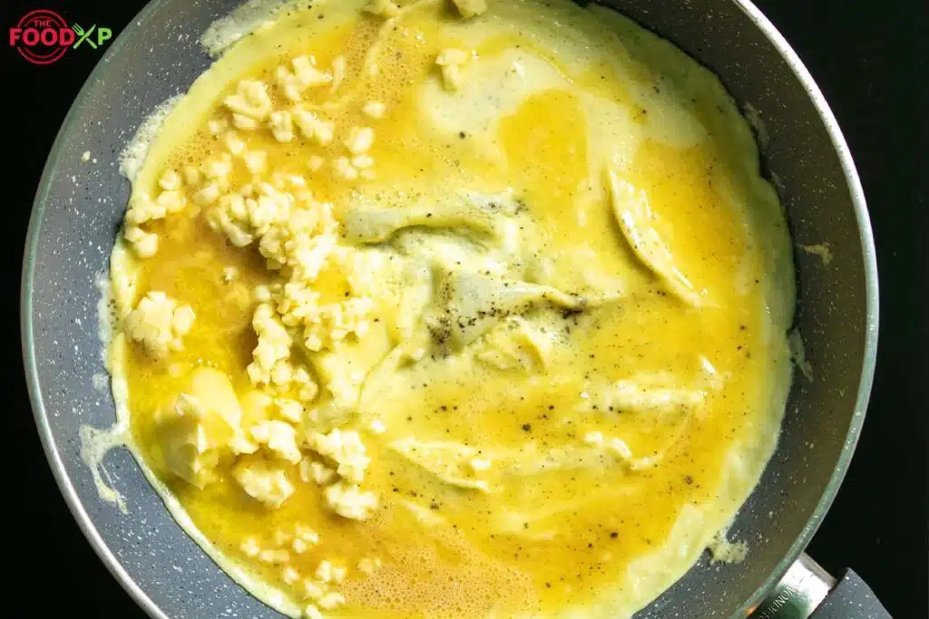 Gordon Ramsay omelette step 3