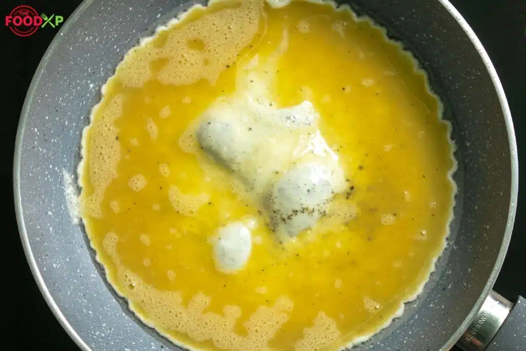 Gordon Ramsay omelette step 2