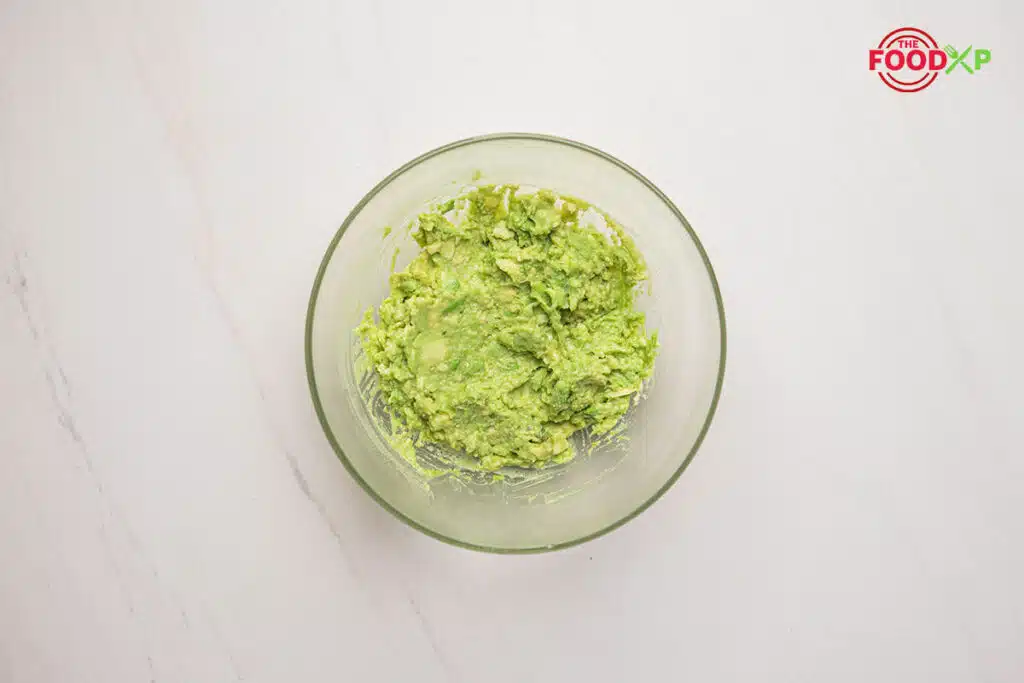 Chipotle Guacamole Step 1