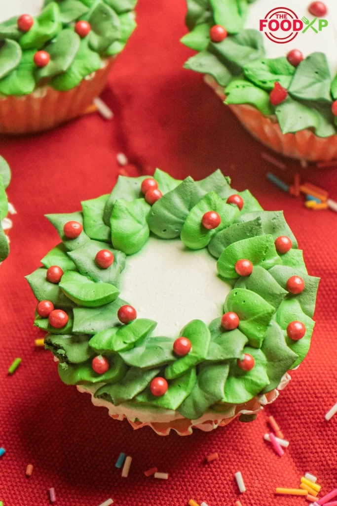 Homemade-Christmas-Wreath-Cupcakes-At-Home